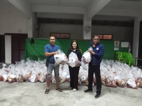 องค์การบริหารส่วนตำบลนาแว ขอขอบคุณ

นายจิตธรรม บุญญาธิการ สมาชิกสภาองค์การบริหารส่วนจังหวัดนครศรีธรรมราช ที่ได้นำถุงยังชีพ มอบให้แก่องค์การบริหารส่วนตำบลนาเว เพื่อส่งต่อผู้พิการ ในตำบลนาแวในโอกาสต่อไป