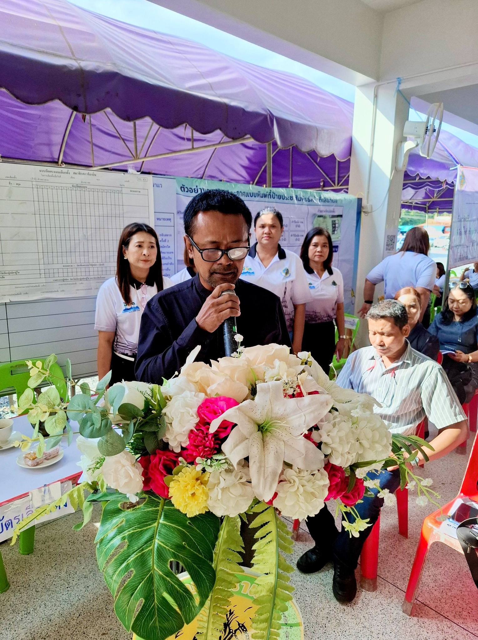 นายมลชัย สังข์ศรีอินทร์ ประธานกกต. ประจำตำบลนาแวเป็นประธานในพิธีเปิดการฝึกอบรมในครั้งนี้